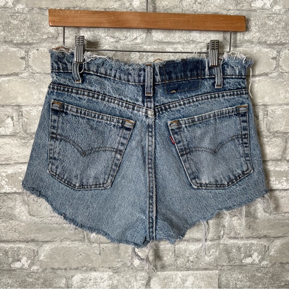 Vintage Levi's 550 Women's 30 Waist. Hand Crafted Cut Off Shorty Shorts. Frayed. - Picture 2 of 8